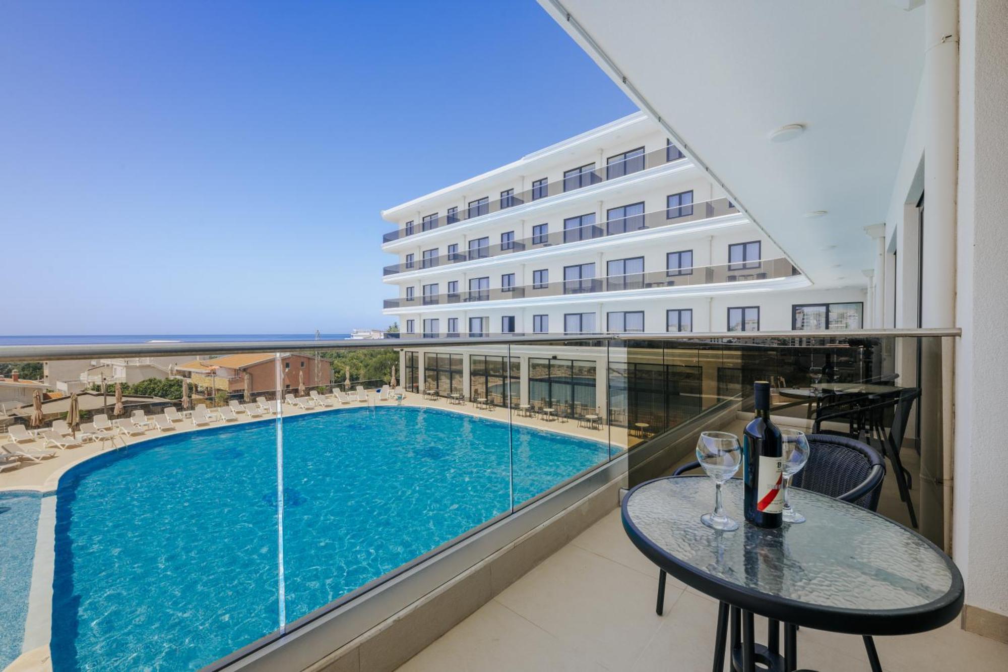 Bh Hotel Dobro Voda دوبرا فوفا المظهر الخارجي الصورة