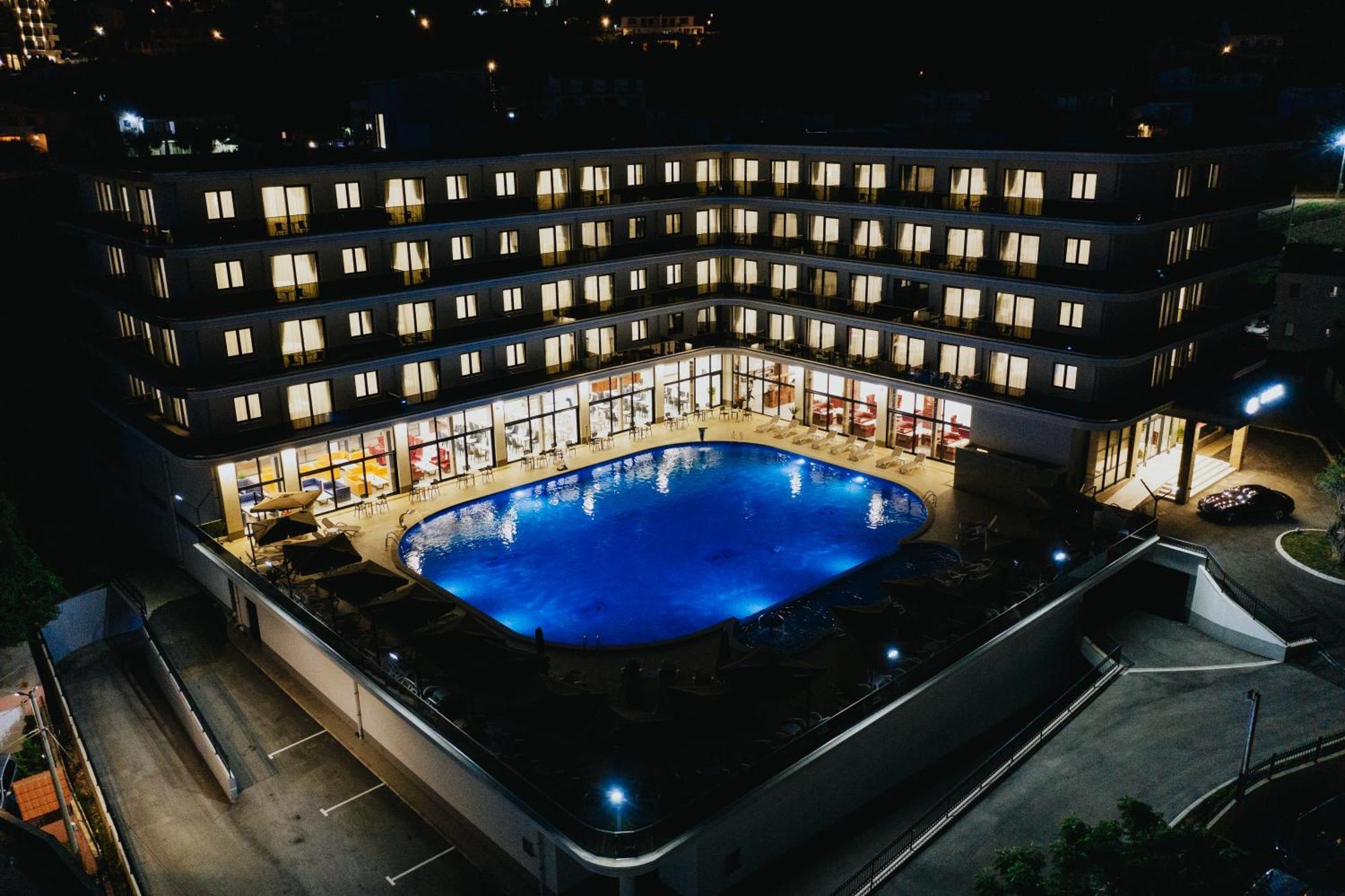 Bh Hotel Dobro Voda دوبرا فوفا المظهر الخارجي الصورة