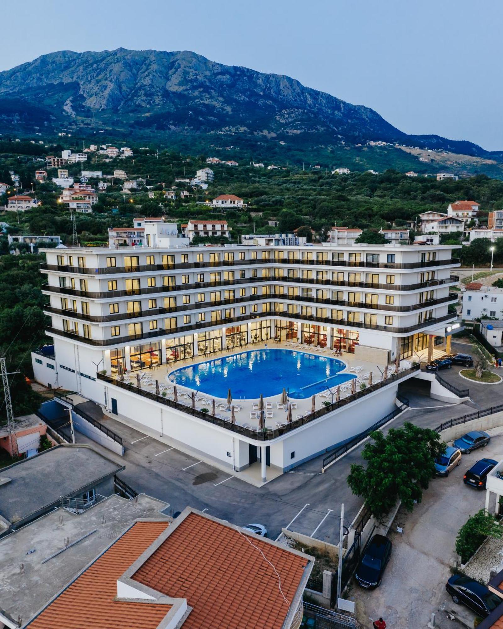 Bh Hotel Dobro Voda دوبرا فوفا المظهر الخارجي الصورة