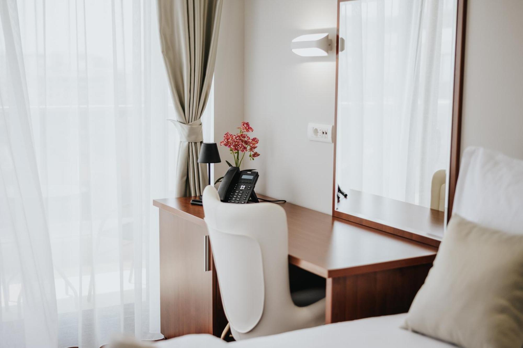Bh Hotel Dobro Voda دوبرا فوفا المظهر الخارجي الصورة